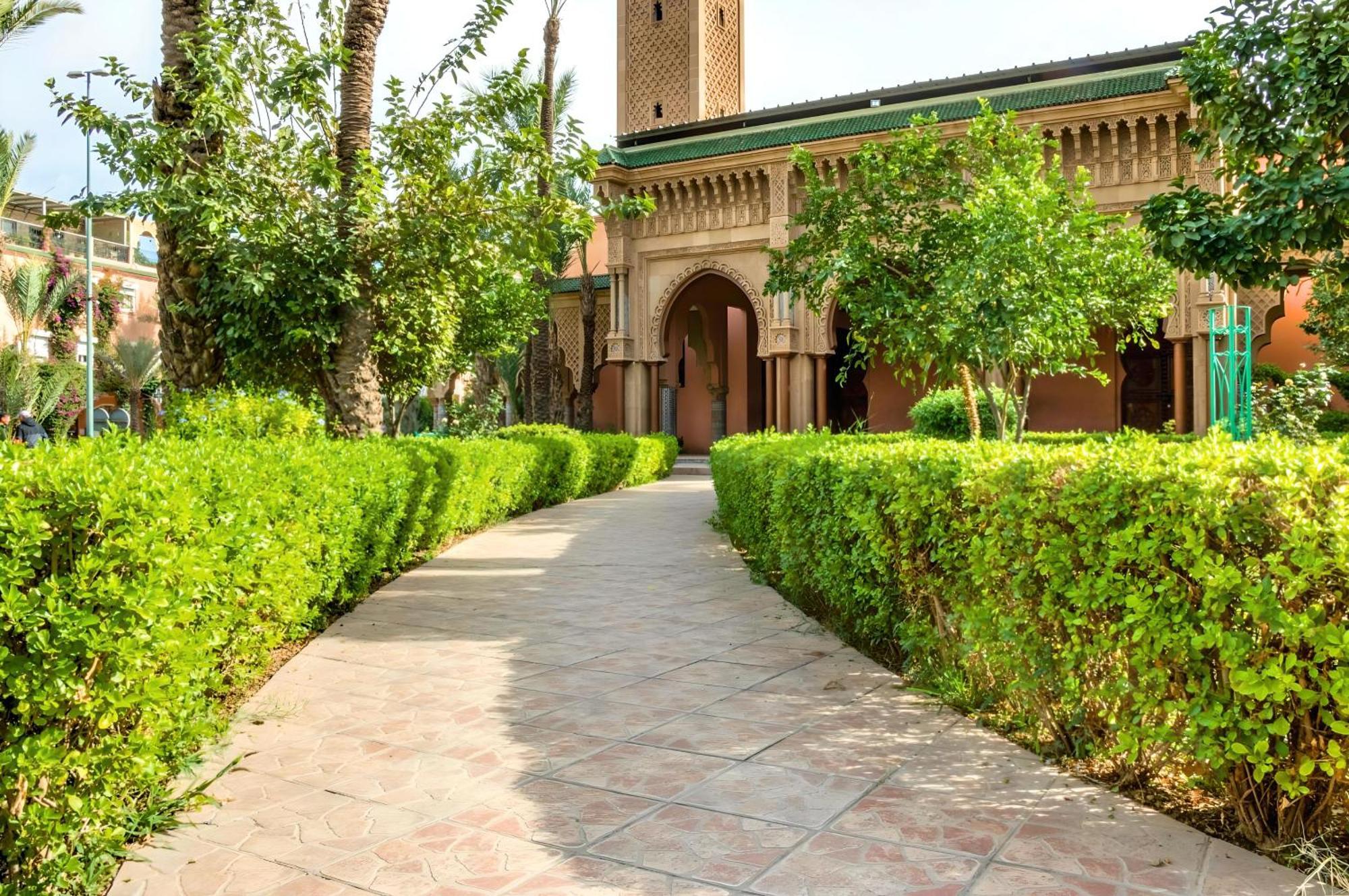 Tres Beau Riad A Marrakech Avec Piscines Marrakesh Exterior foto