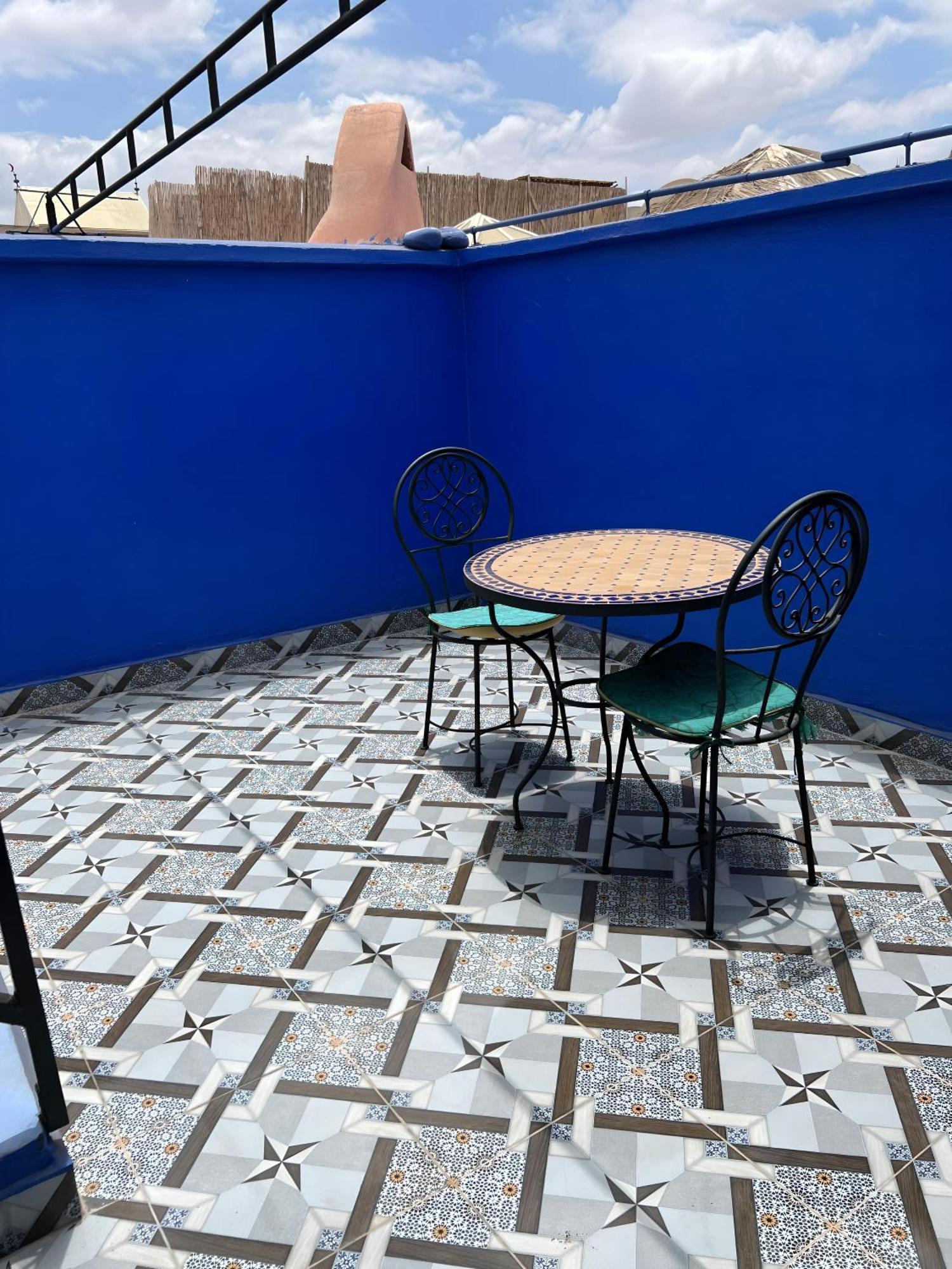 Tres Beau Riad A Marrakech Avec Piscines Marrakesh Exterior foto